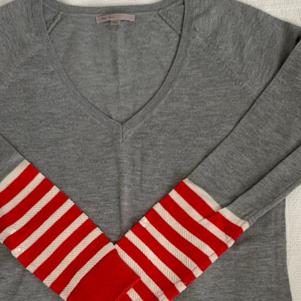 Gap Gray Wool-Blend V-Neck Sweater